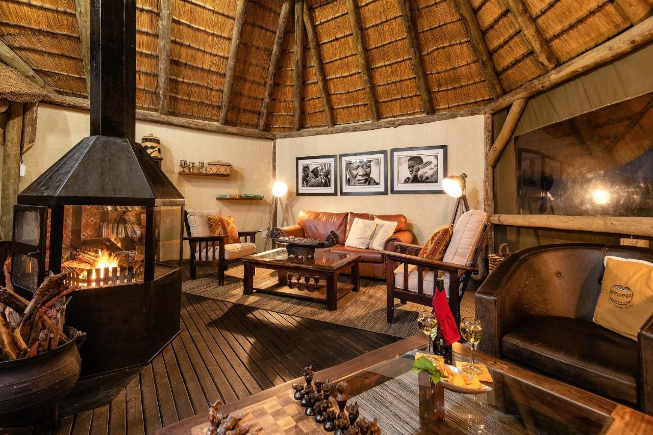 Frans Indongo Lodge 奥奇瓦龙戈 外观 照片