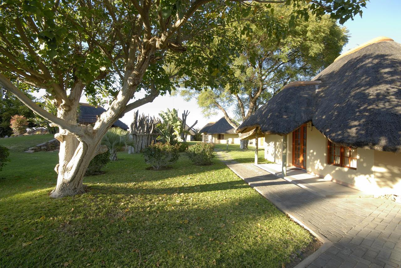 Frans Indongo Lodge 奥奇瓦龙戈 外观 照片